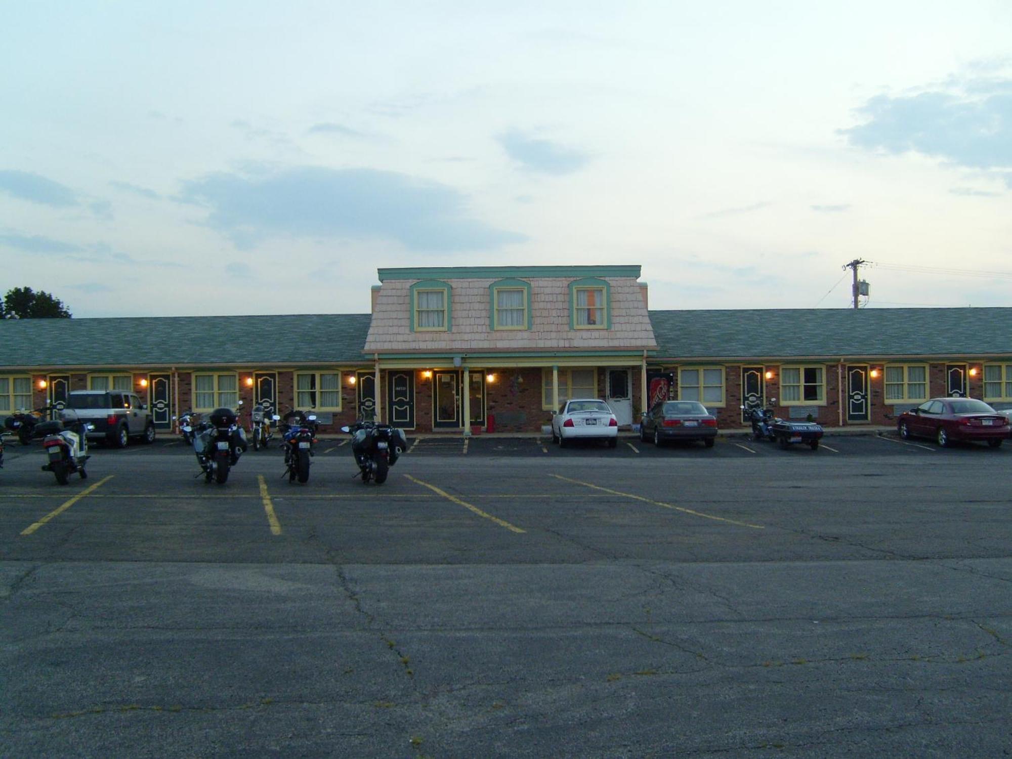 Relax Inn - Shelby Exterior photo